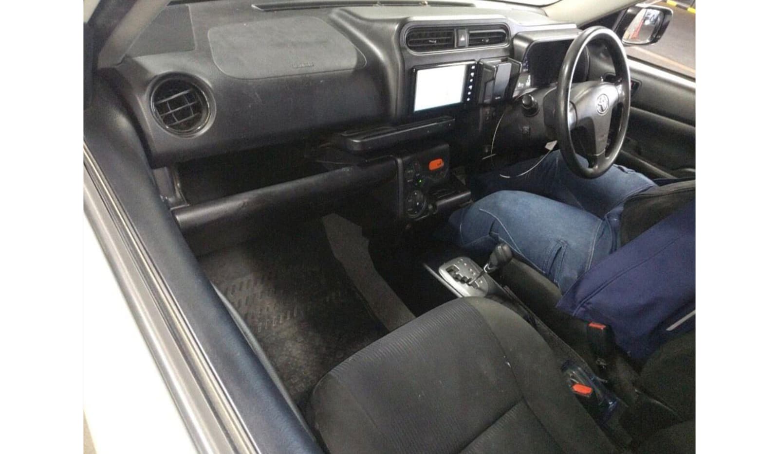 2019 Toyota Probox Hybrid F image-5