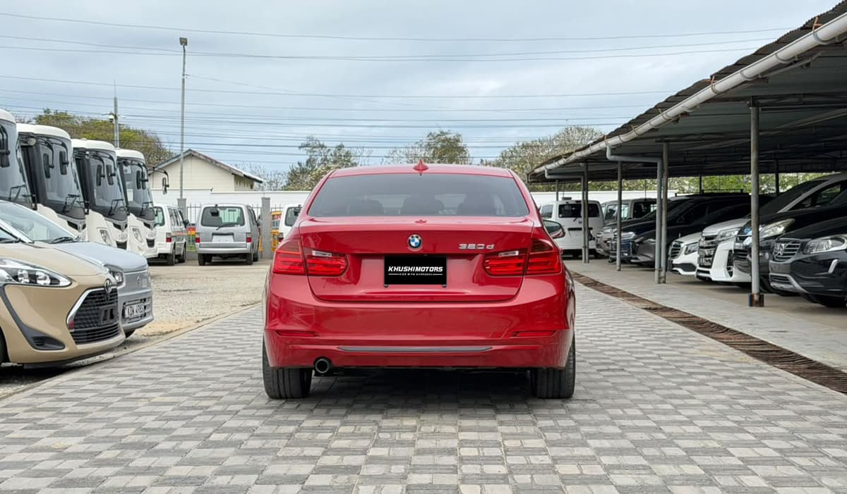 2015 Bmw 3 Series Sport 320D image-5