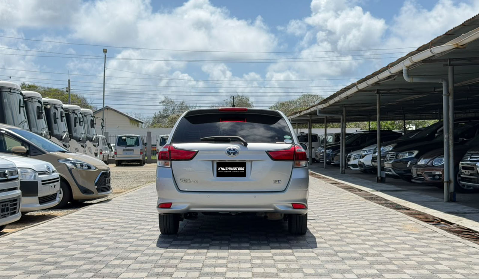 2019 Toyota Fielder Hybrid image-5