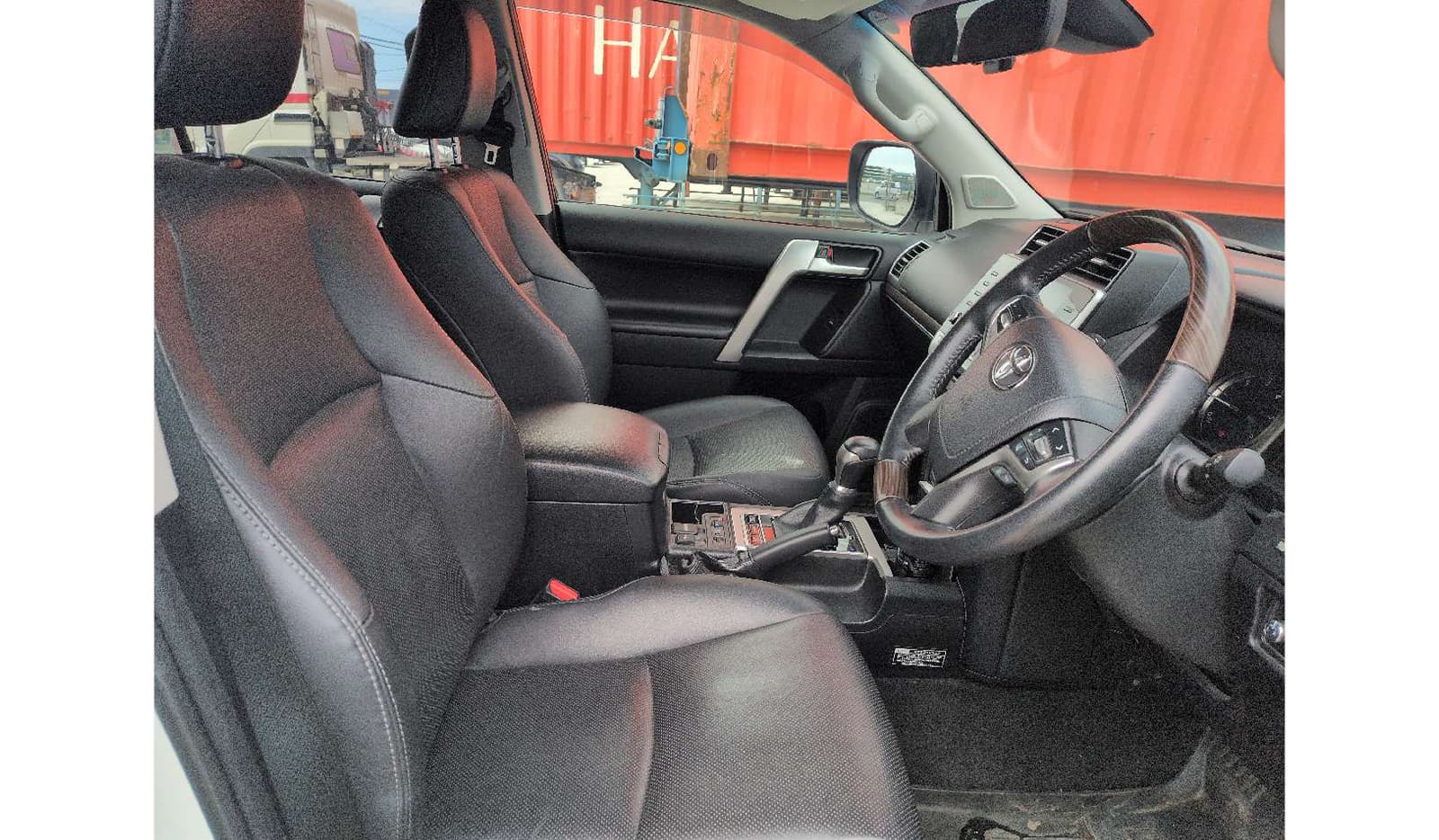 2014 Toyota Land Cruiser image-5