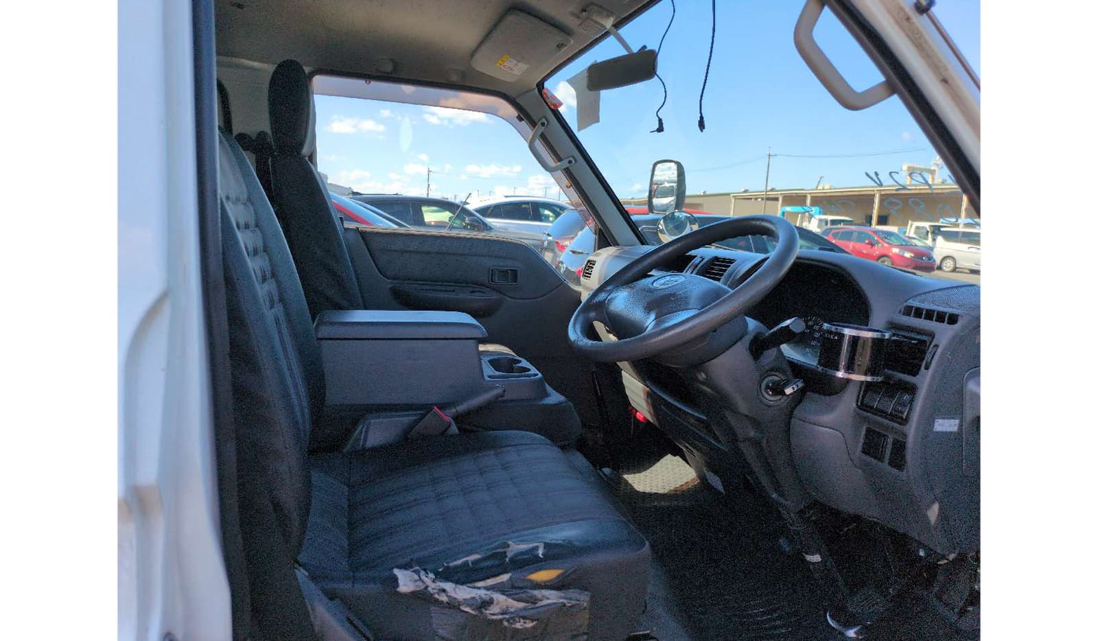 2010 Mazda Bongo image-5