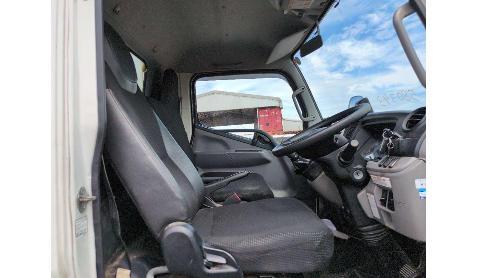 2019 Mitsubishi Fuso Canter image-5