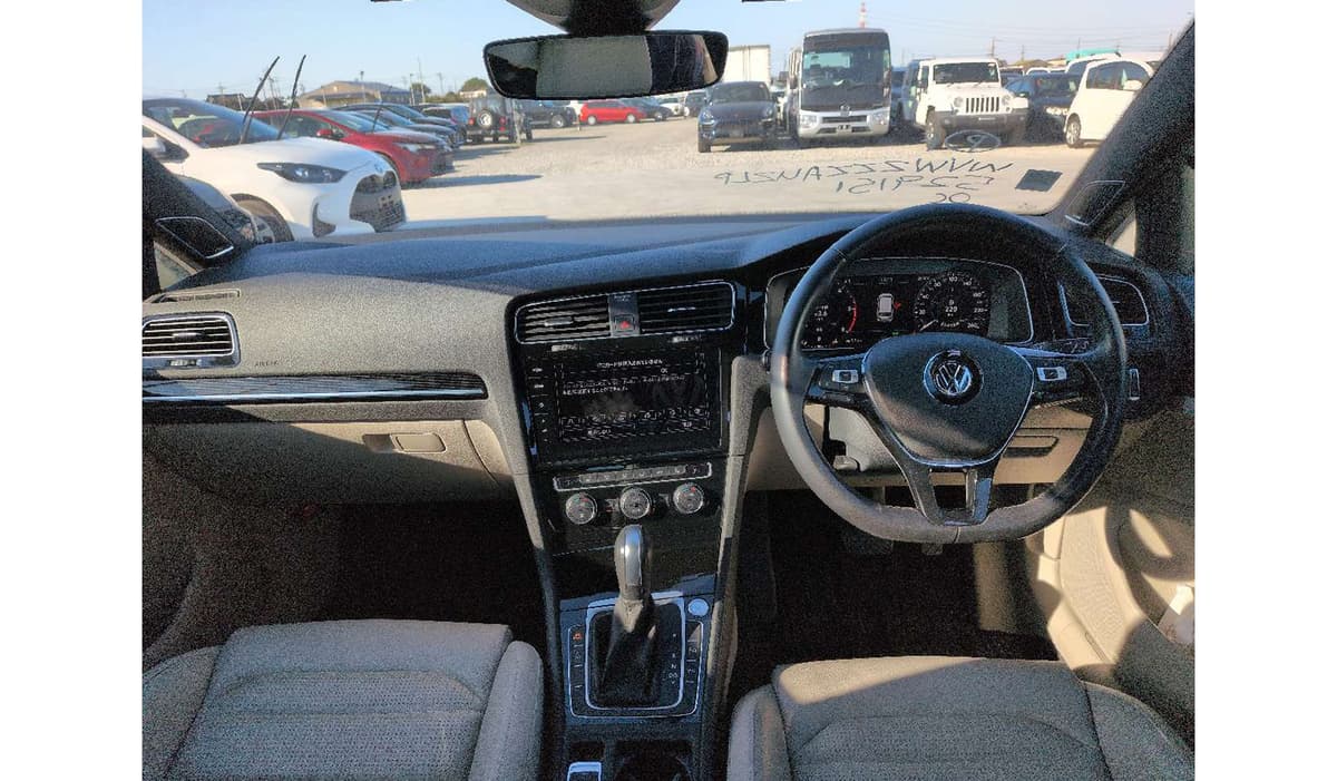 2020 Volkswagen Golf Variant image-5