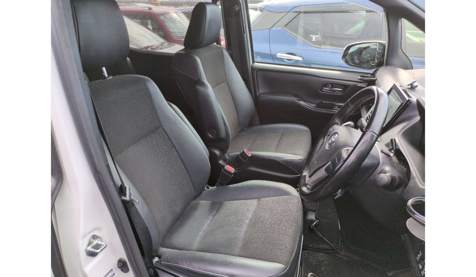 2019 Toyota Noah image-5