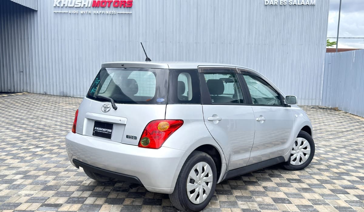 2003 Toyota IST F L Edition image-6