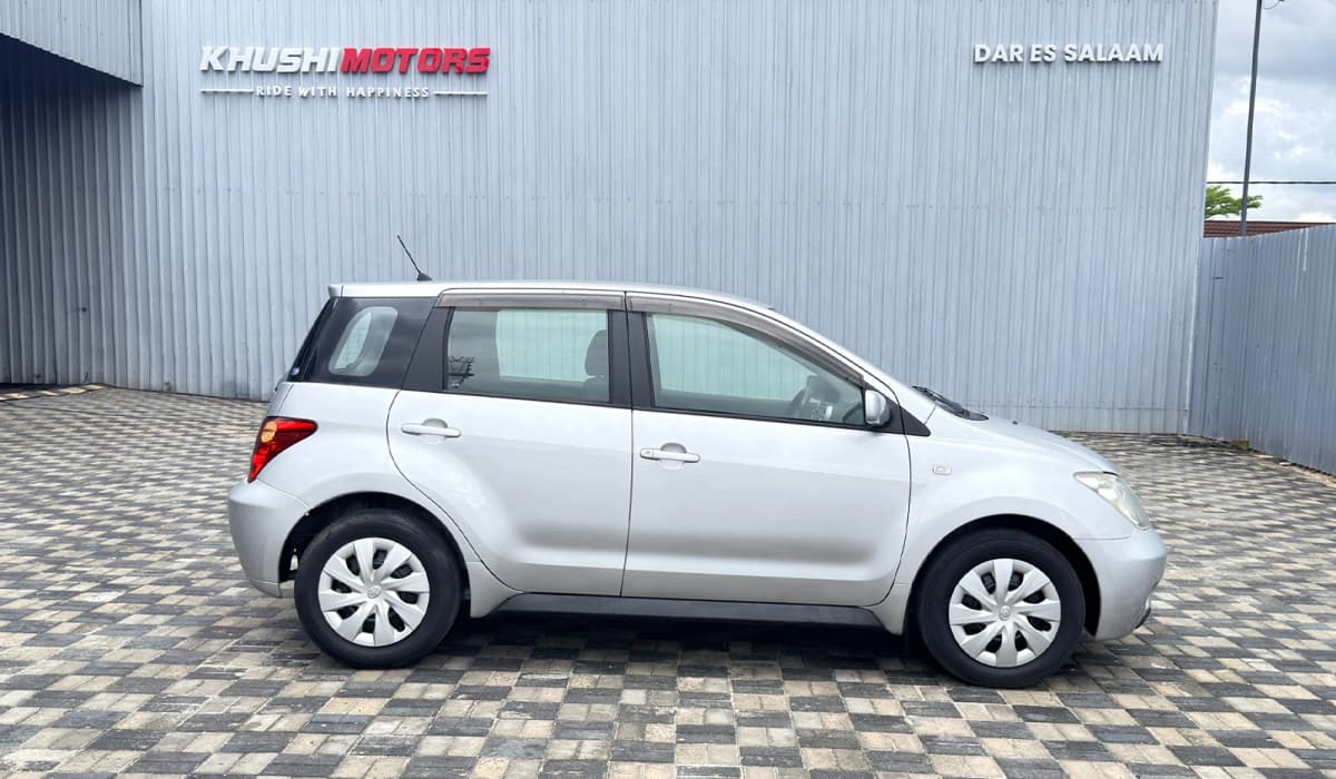 2003 Toyota IST F L Edition image-3