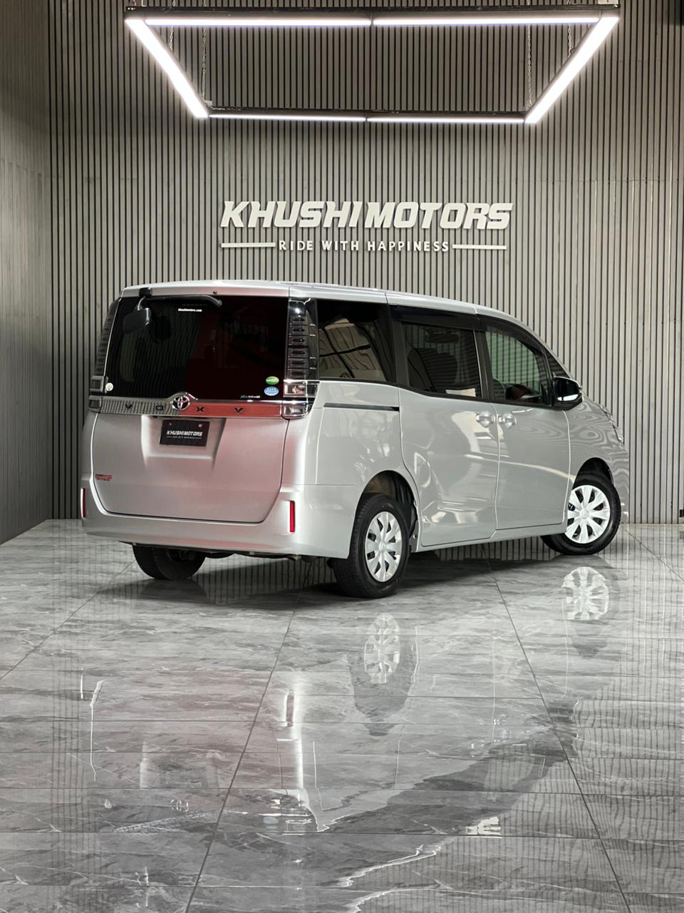 2019 Toyota Voxy X 4WD image-6