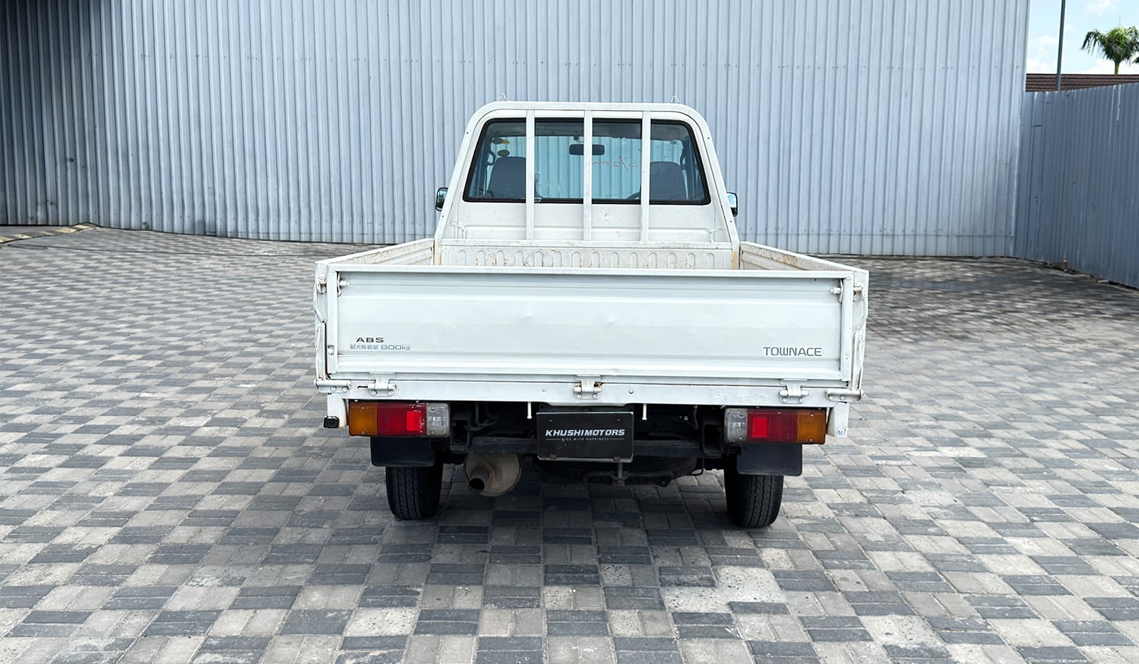 2005 [object Object] [object Object] - Image 6