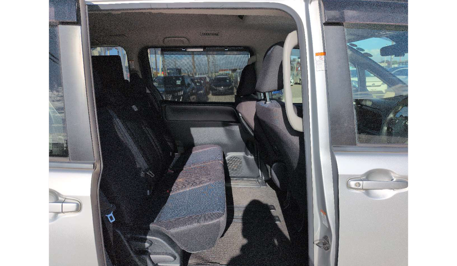 2019 Toyota Voxy image-6
