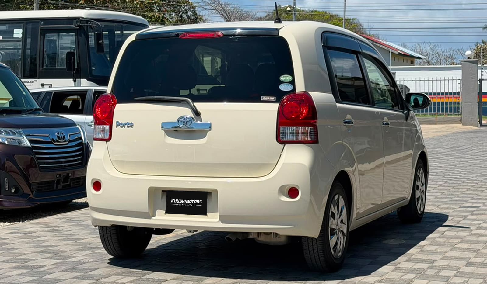 2019 Toyota Porte F-Lafine image-6
