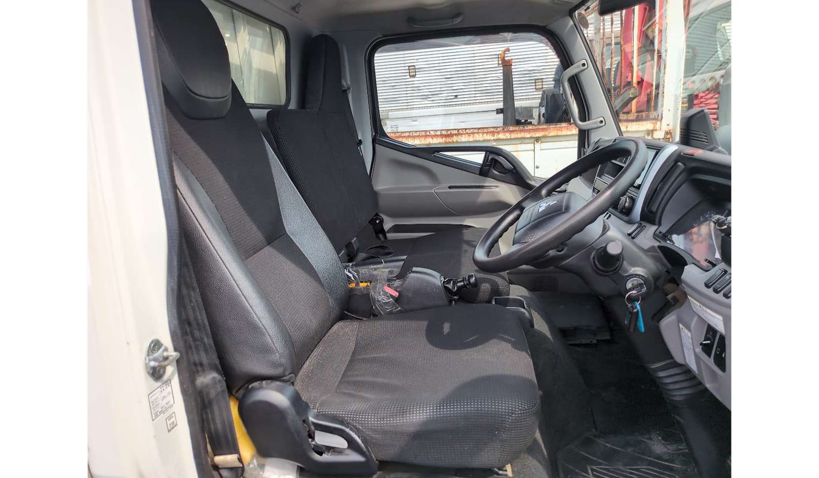 2019 Mitsubishi Canter image-6