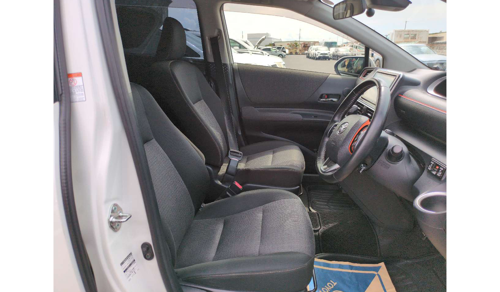 2019 Toyota Sienta image-6