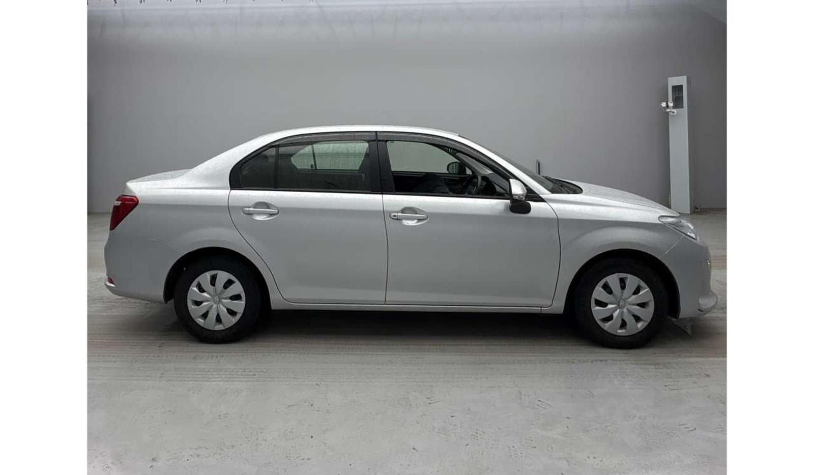 2019 Toyota Corolla Axio 1.3X image-4