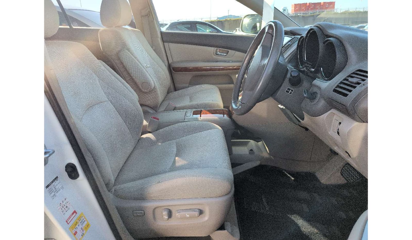 2011 Toyota Harrier image-5