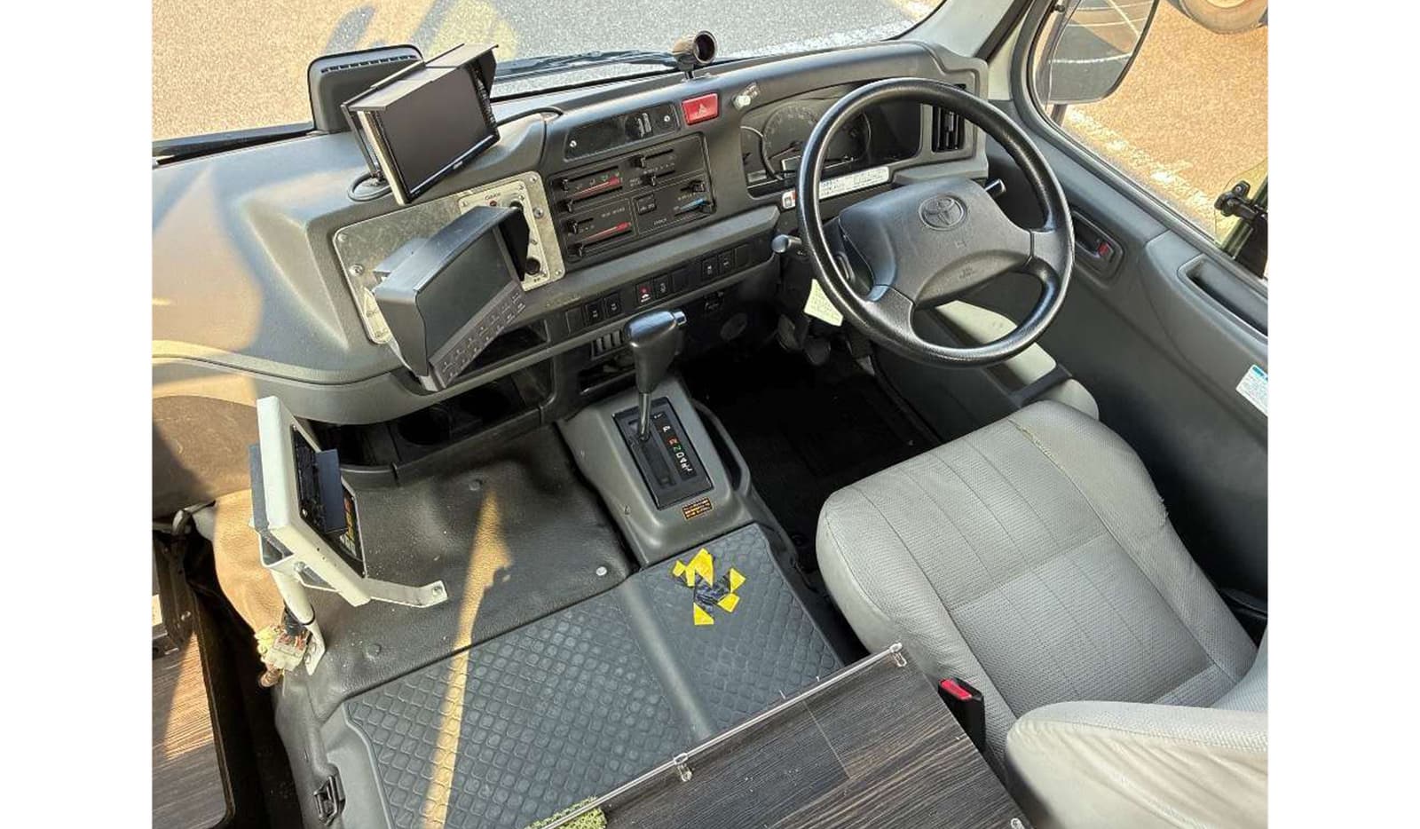2020 Toyota Coaster LX image-6