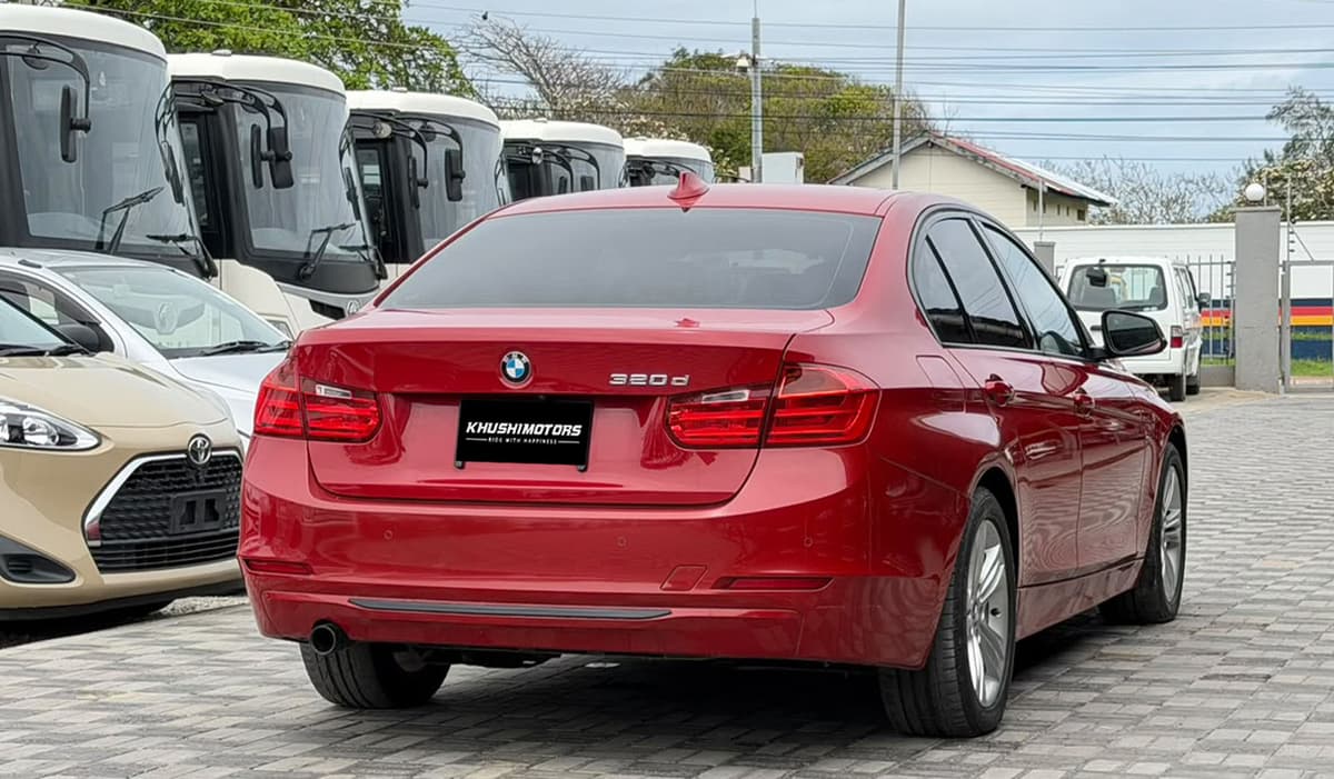 2015 Bmw 3 Series Sport 320D image-6