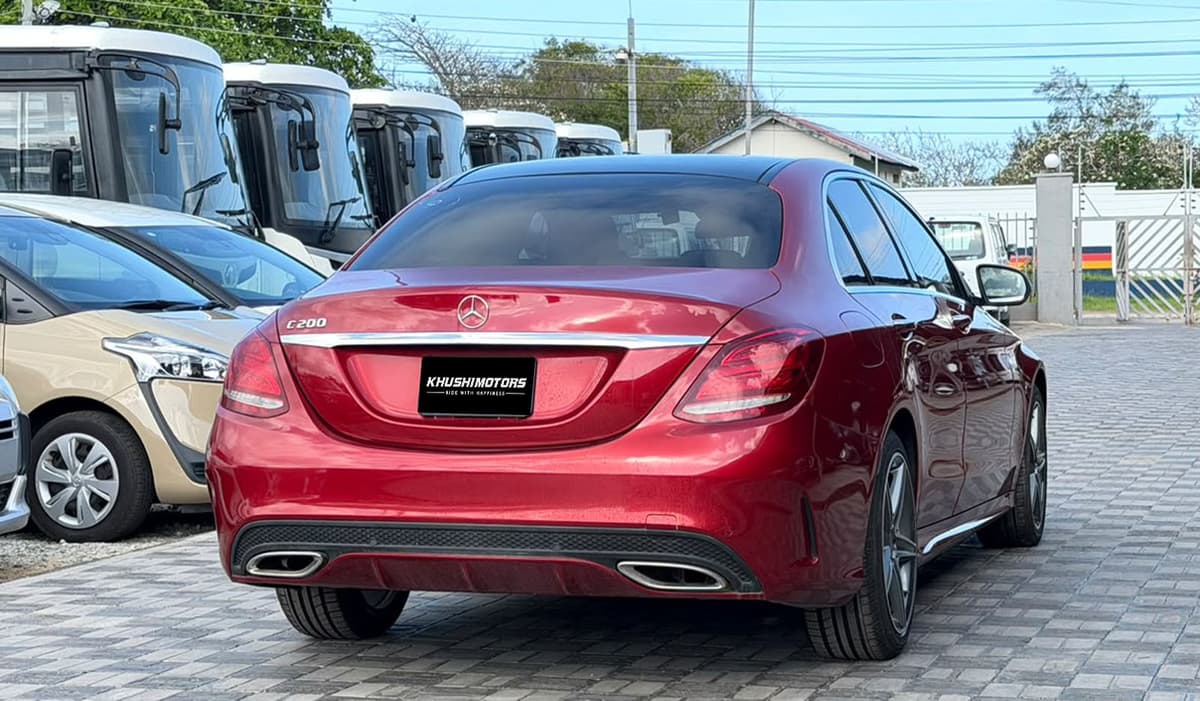 2018 Mercedes-Benz C-Class AMG Line C200 image-6