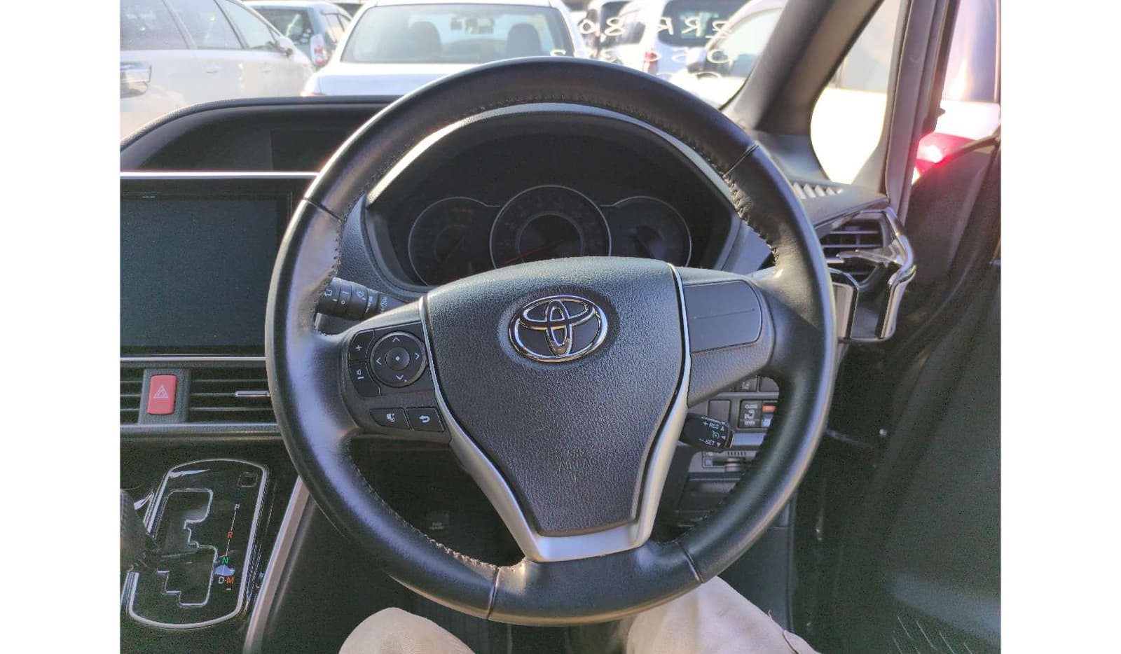 2019 Toyota Voxy image-6