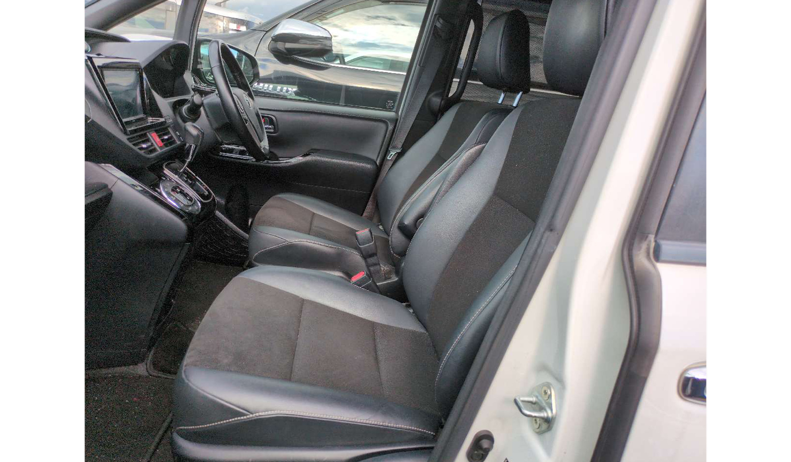 2019 Toyota Noah image-6