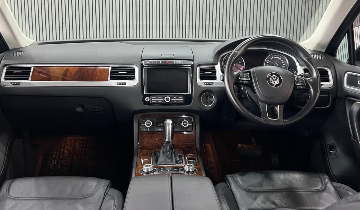 2017 Volkswagen Touareg Upgrad Pakage image-8