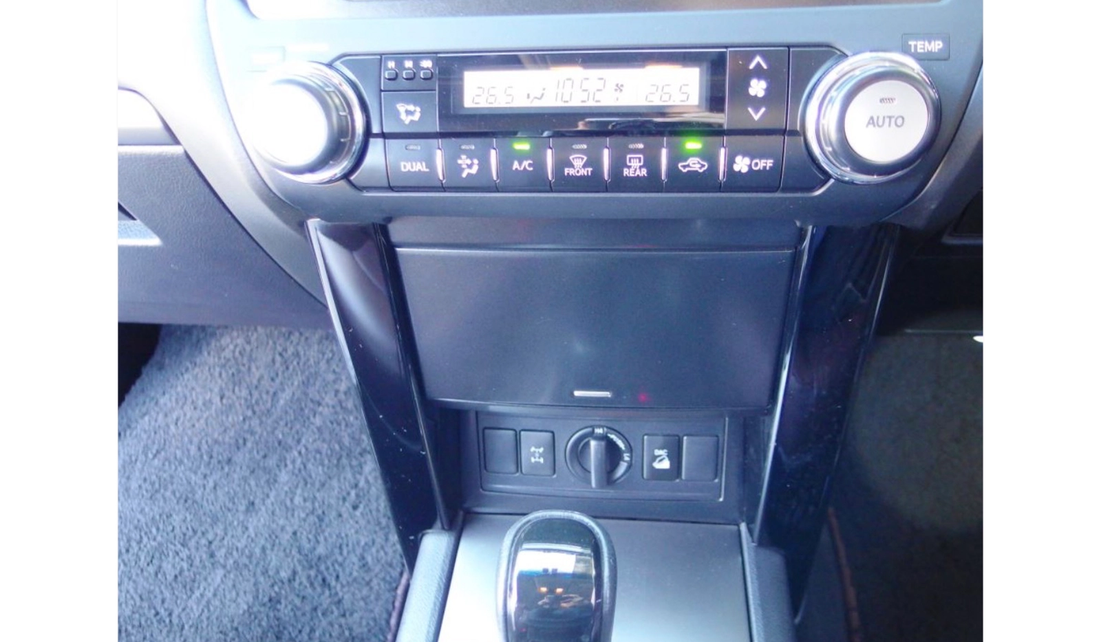 2017 Toyota Land Cruiser Prado image-9