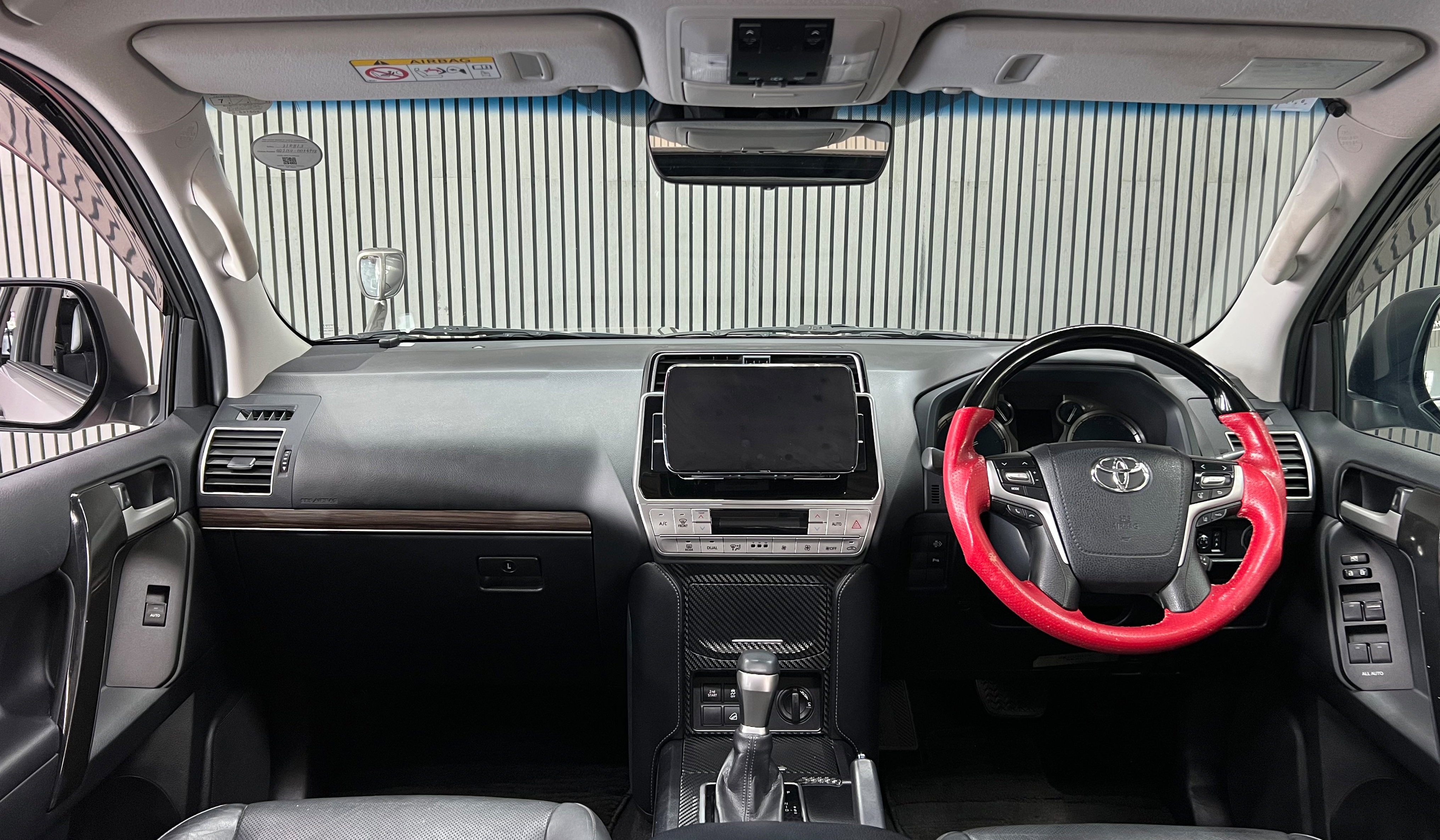 2019 Toyota Land Cruiser Prado TX L Package image-7