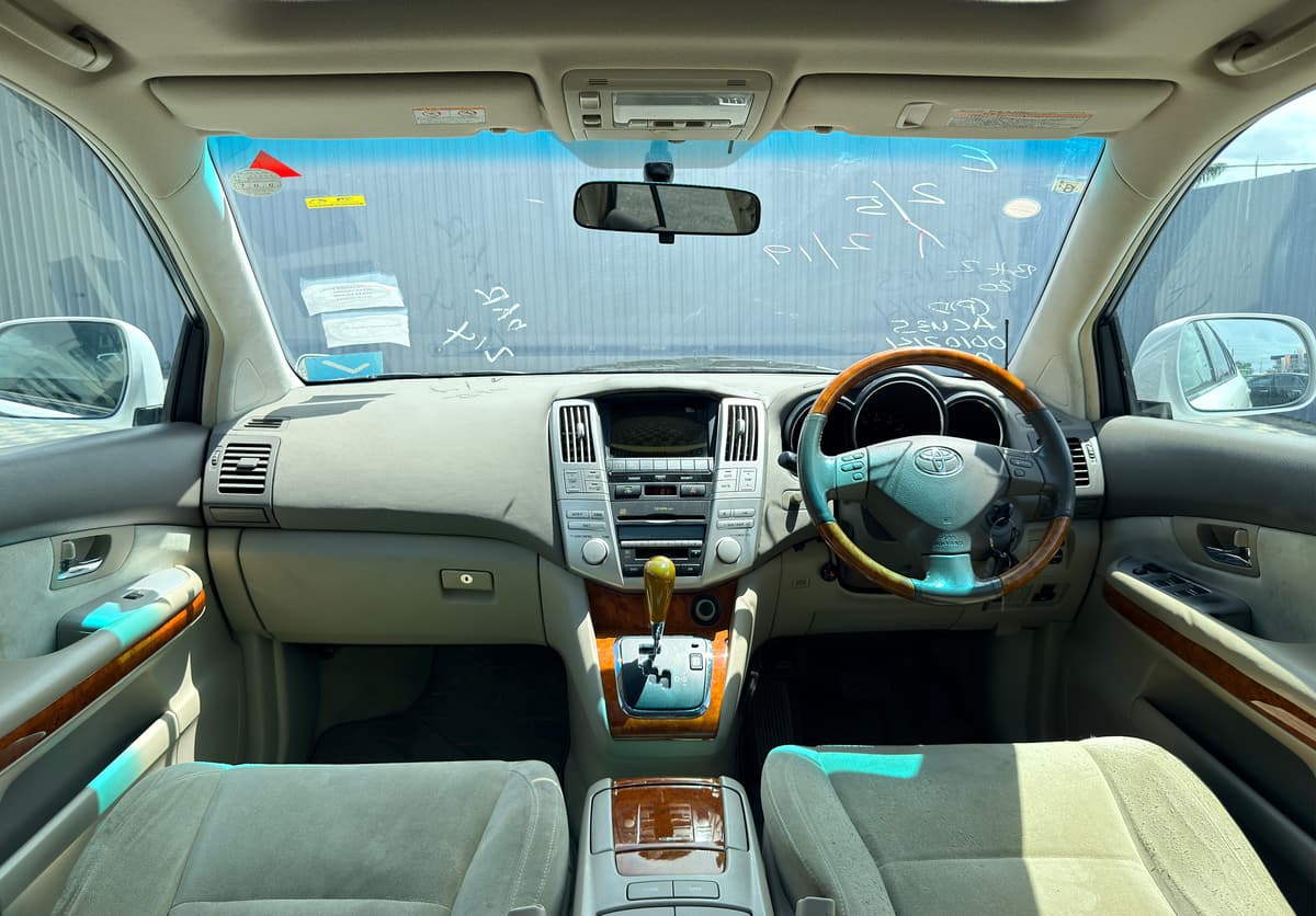 2005 Toyota Harrier Alcantra Version image-7