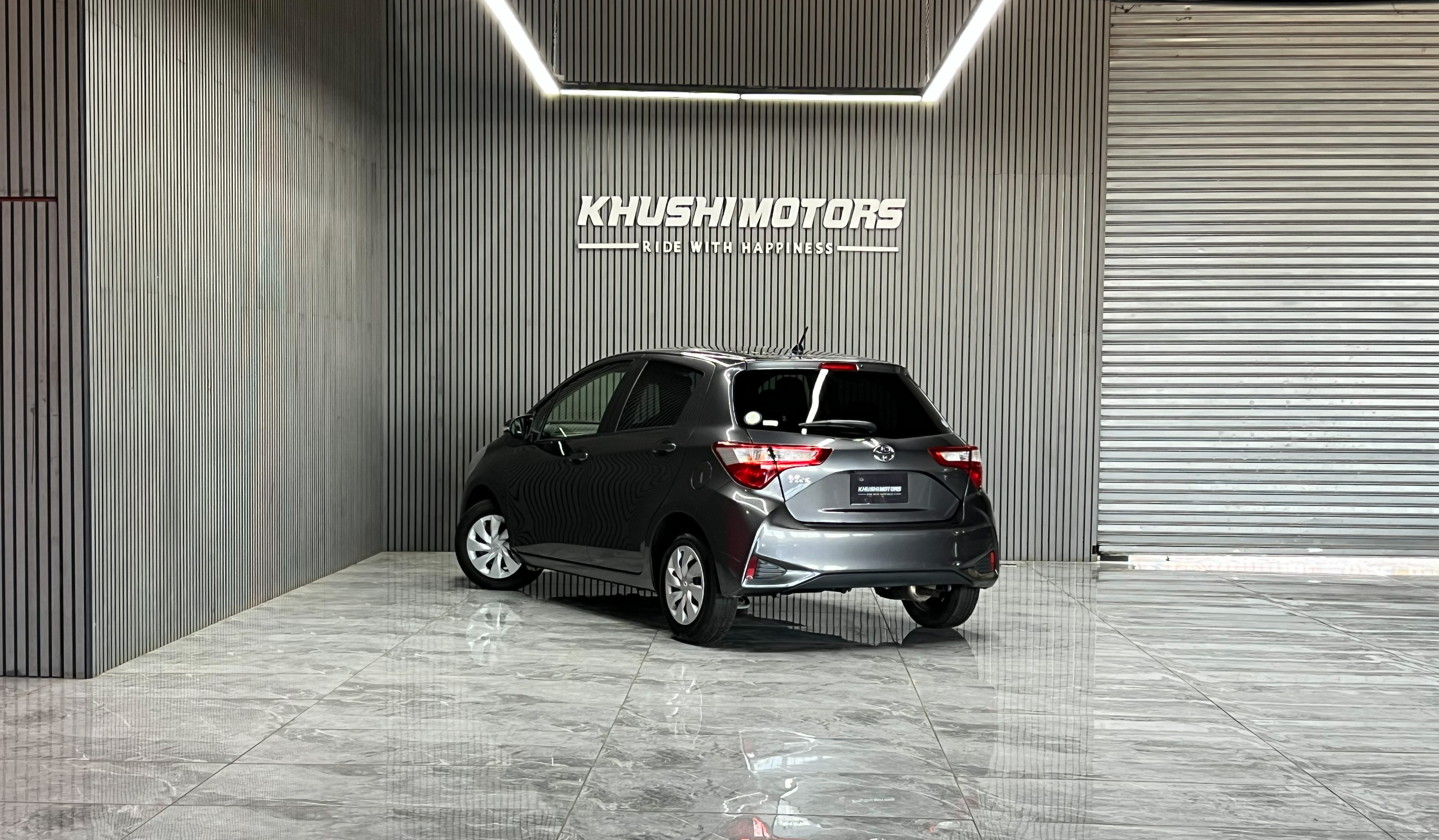 2019 Toyota Vitz F image-4