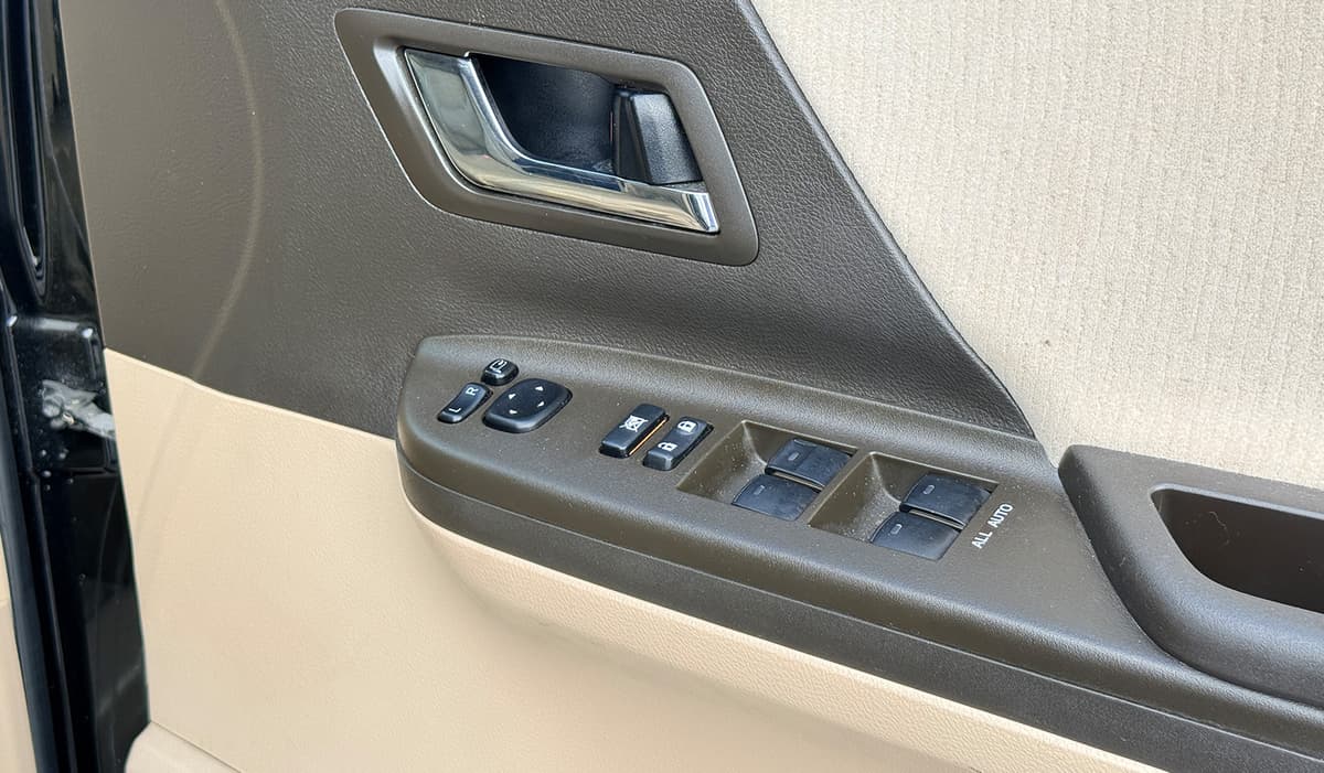 2009 Toyota Vellfire X image-7