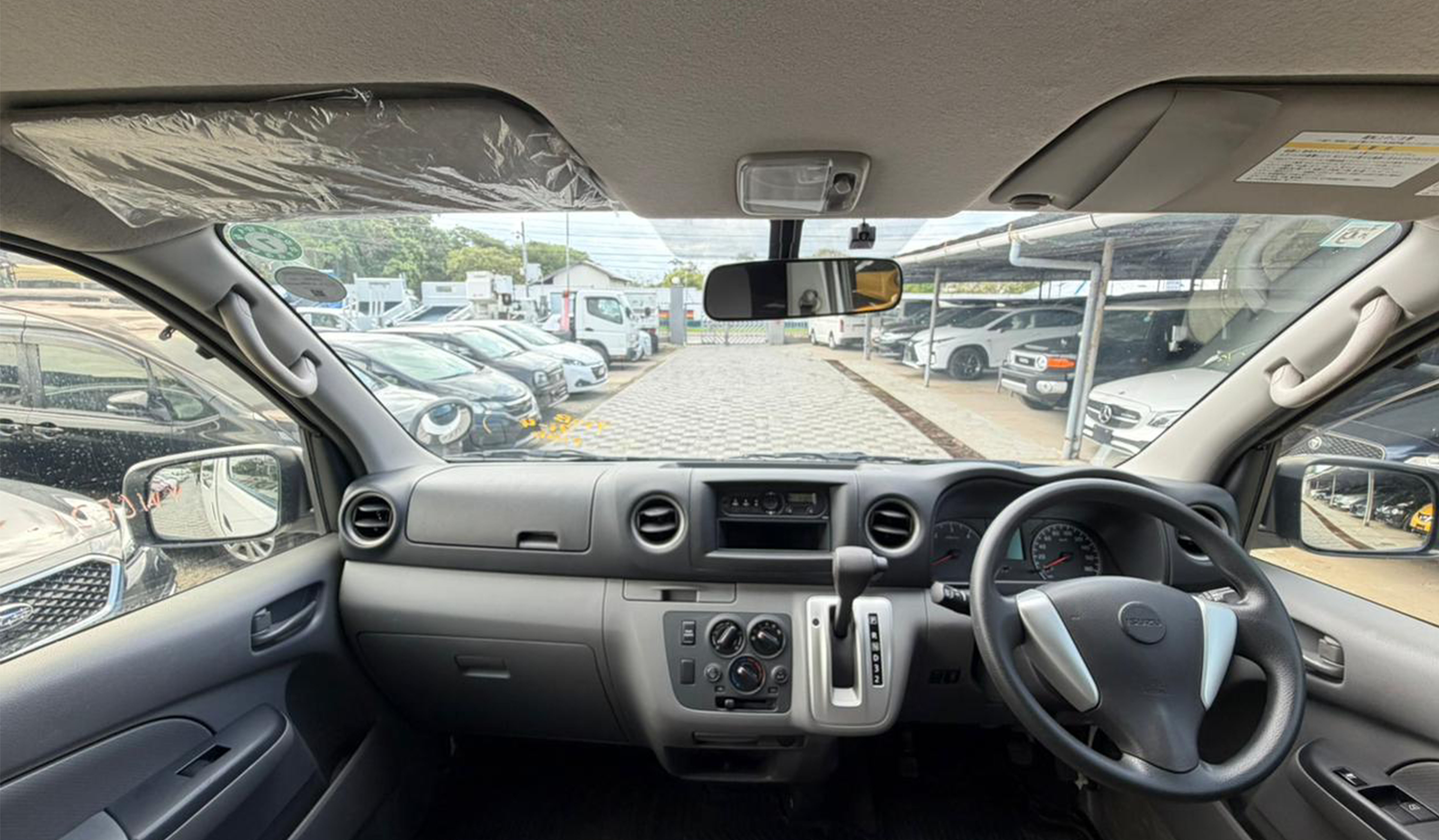 2019 Isuzu Como image-7
