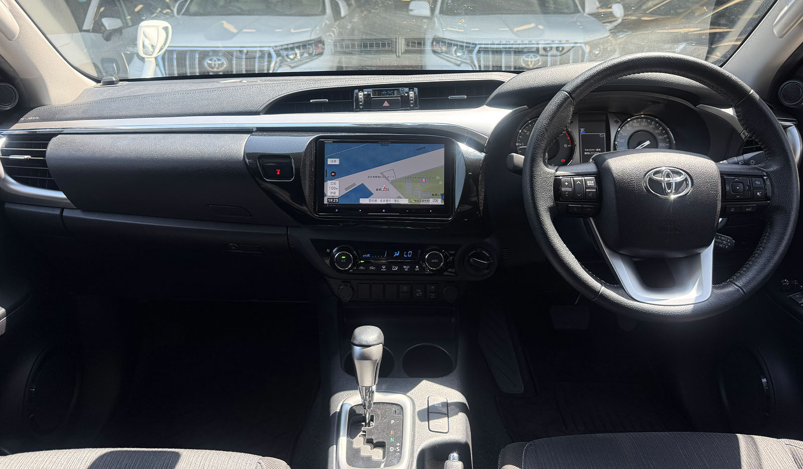 2021 Toyota Hilux Z Canopy image-8