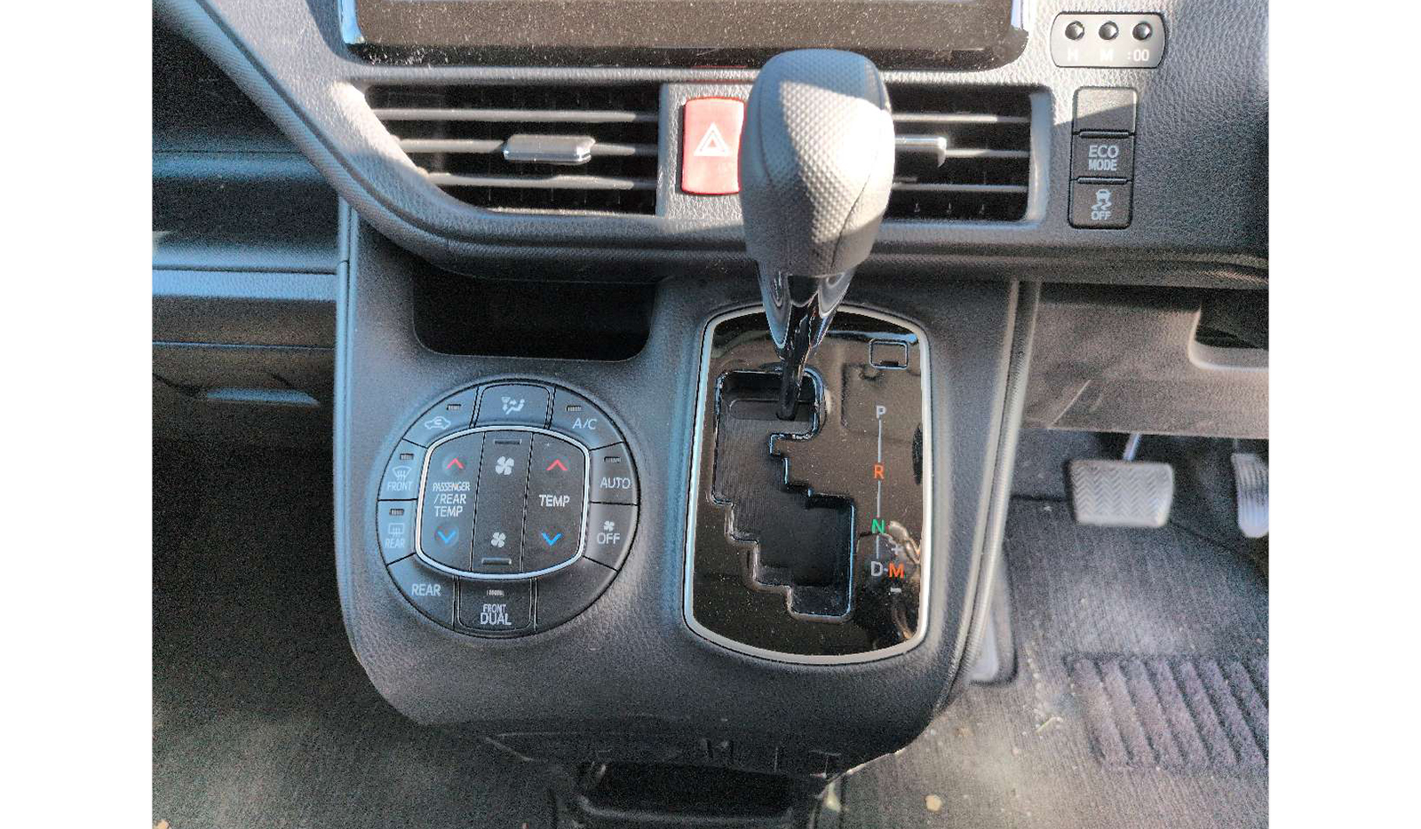2019 Toyota Voxy image-7