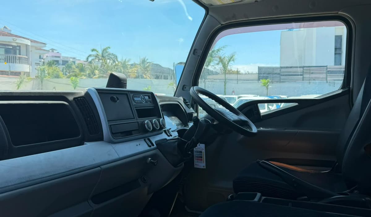 2018 Mitsubishi Canter Hira Body image-7