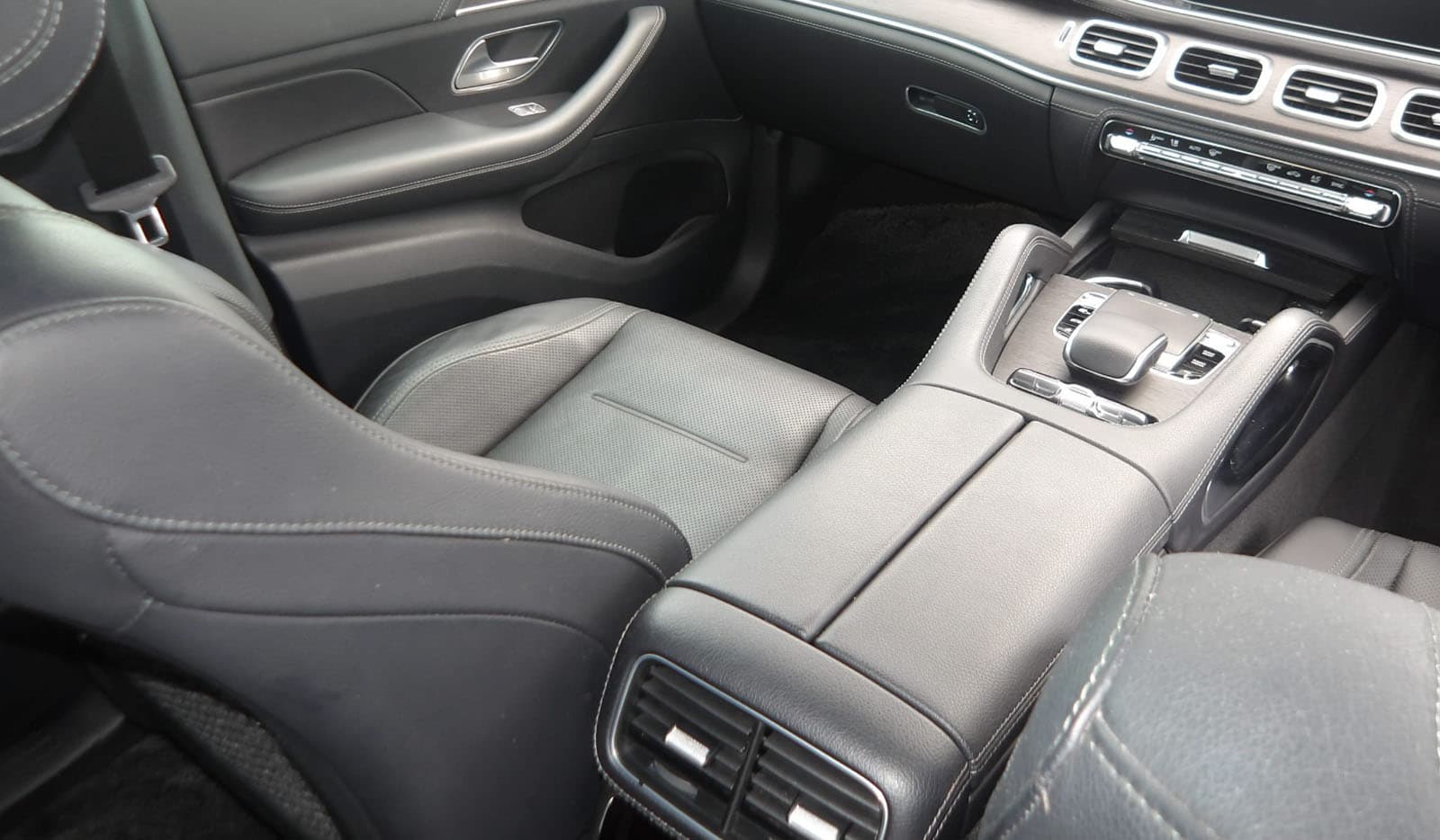 2020 Mercedes-Benz GLE-Class 4MATIC GLE 400d image-8