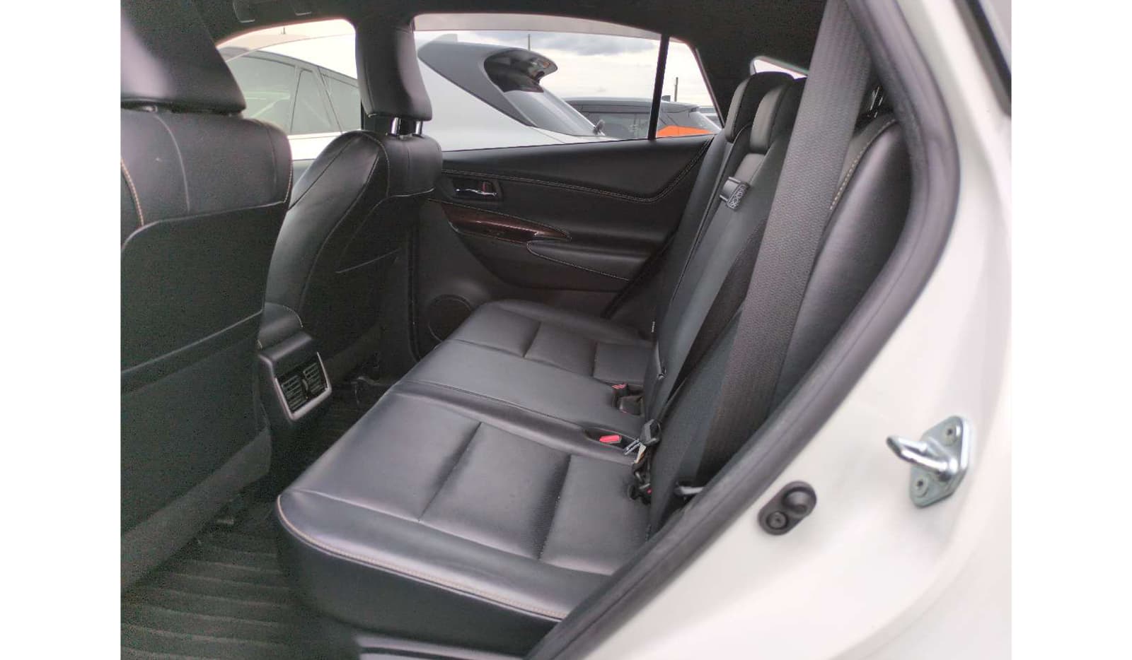 2014 Toyota Harrier image-7