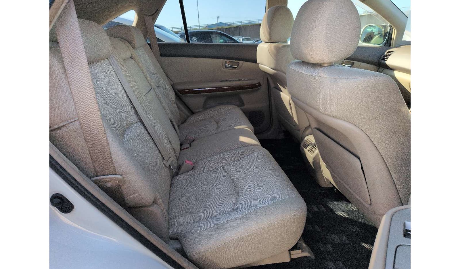 2011 Toyota Harrier image-8