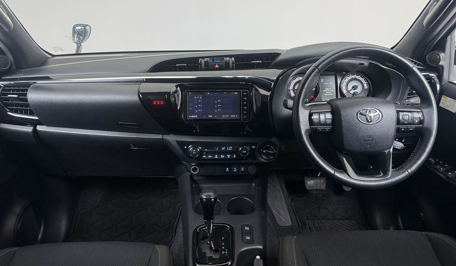 2020 Toyota Hilux Z Black Rally Edition image-7