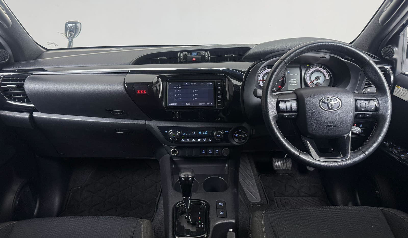 2020 Toyota Hilux Z Black Rally Edition image-7