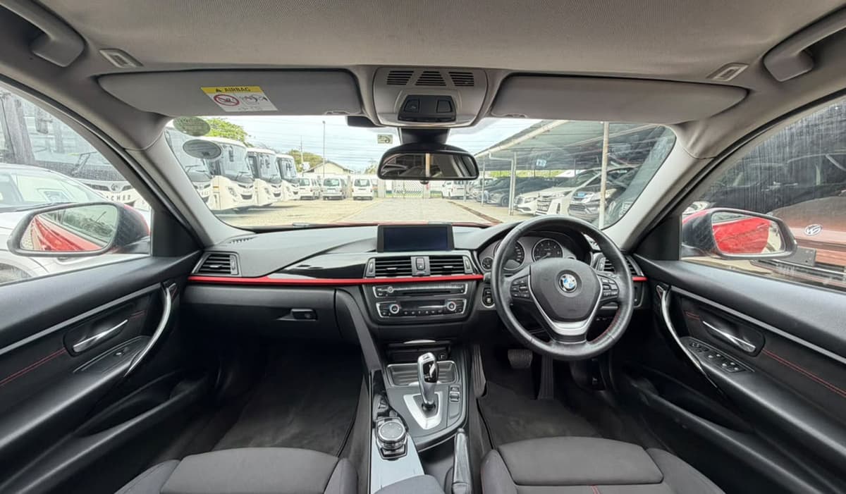 2015 Bmw 3 Series Sport 320D image-7