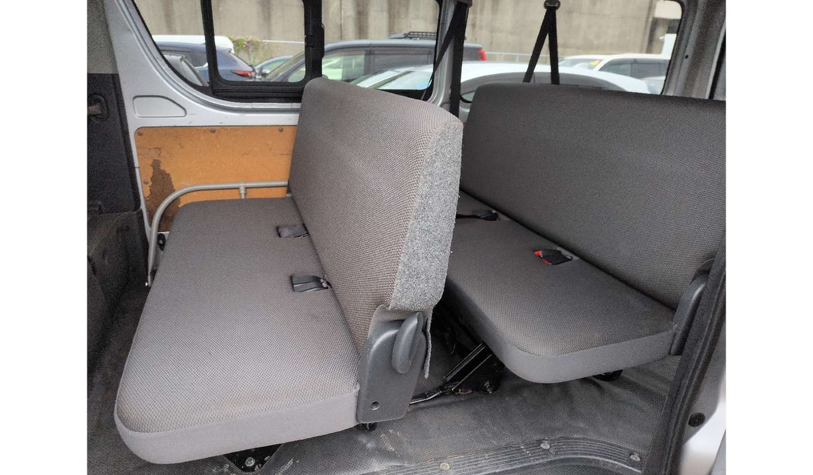 2019 Toyota Hiace Van image-7