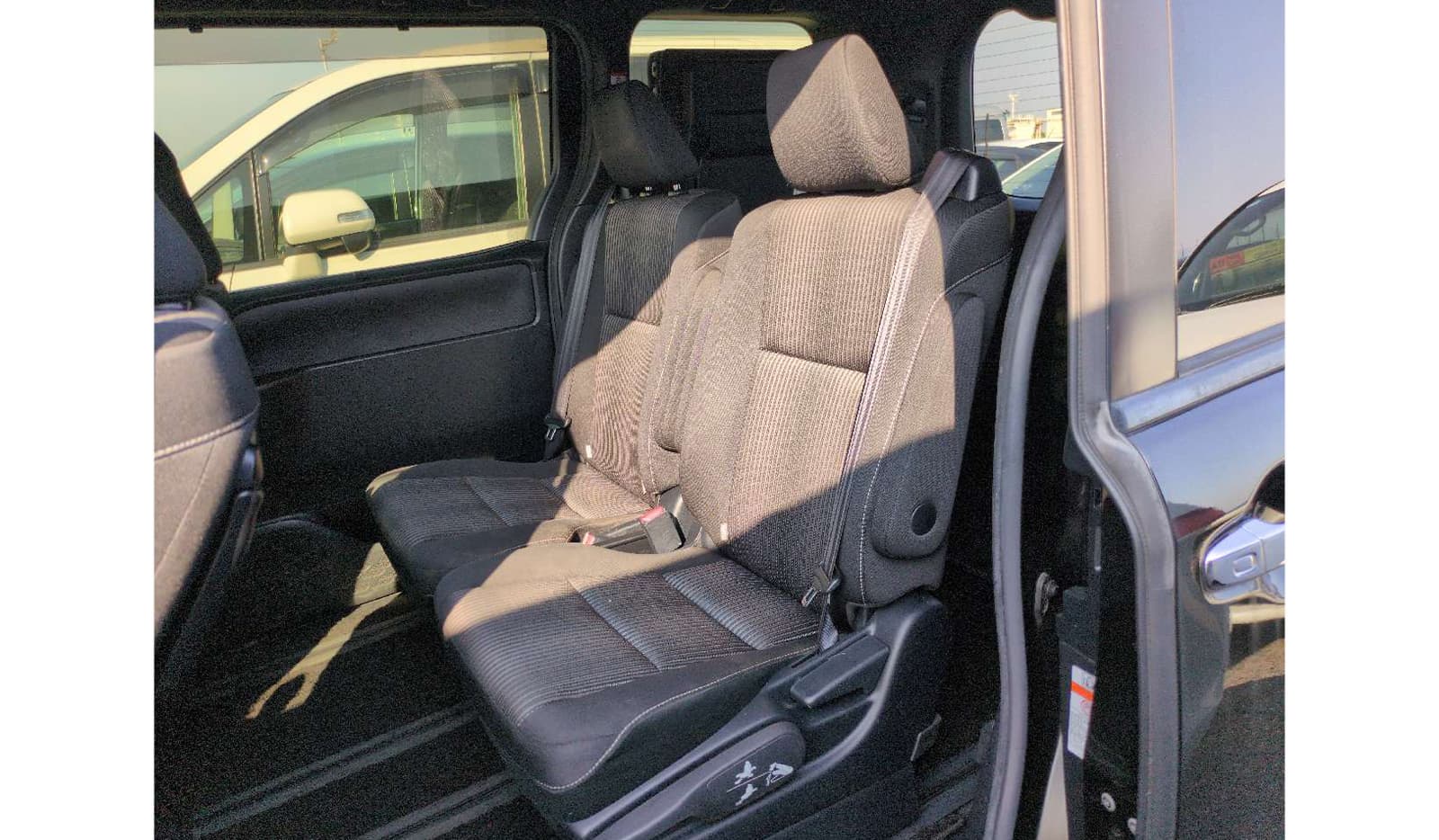 2019 Toyota Voxy image-7
