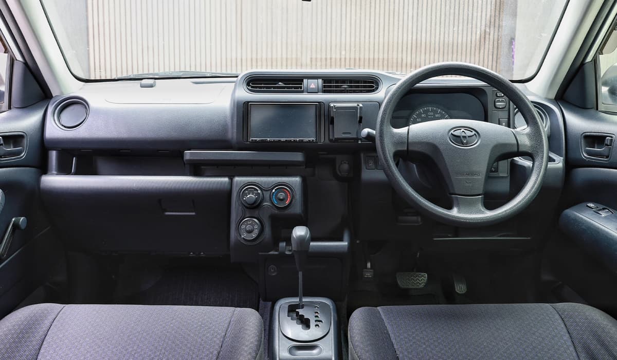 2017 Toyota Probox DX Comfort image-7