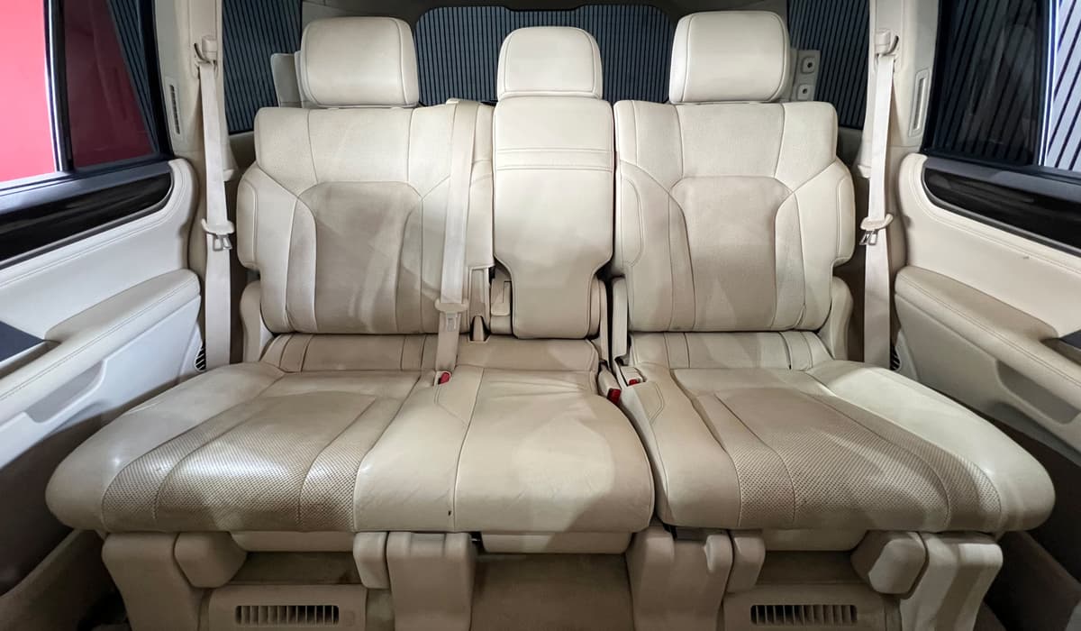 2018 Lexus LX LX570 image-8