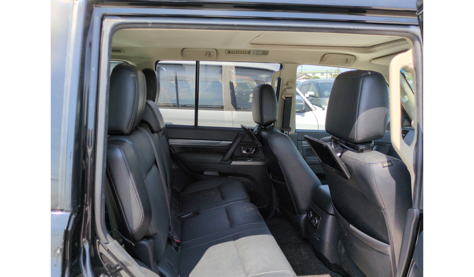 2019 Mitsubishi Pajero Final Edition image-8