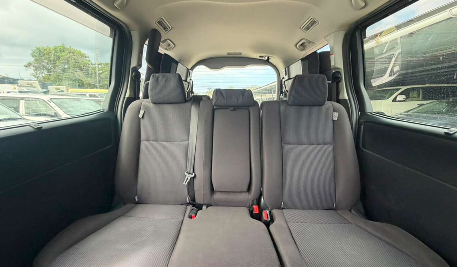2019 Toyota Noah X image-8