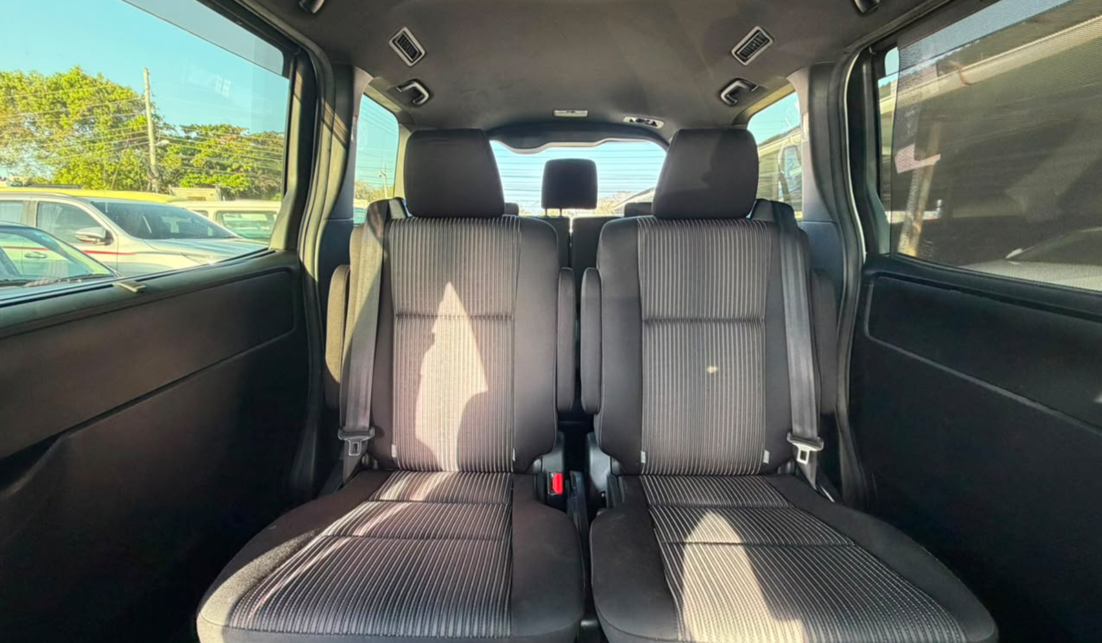 2019 Toyota Voxy ZS image-8