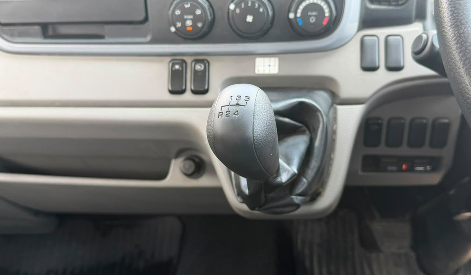 2019 Mitsubishi Canter LONG WIDE 2TON image-8