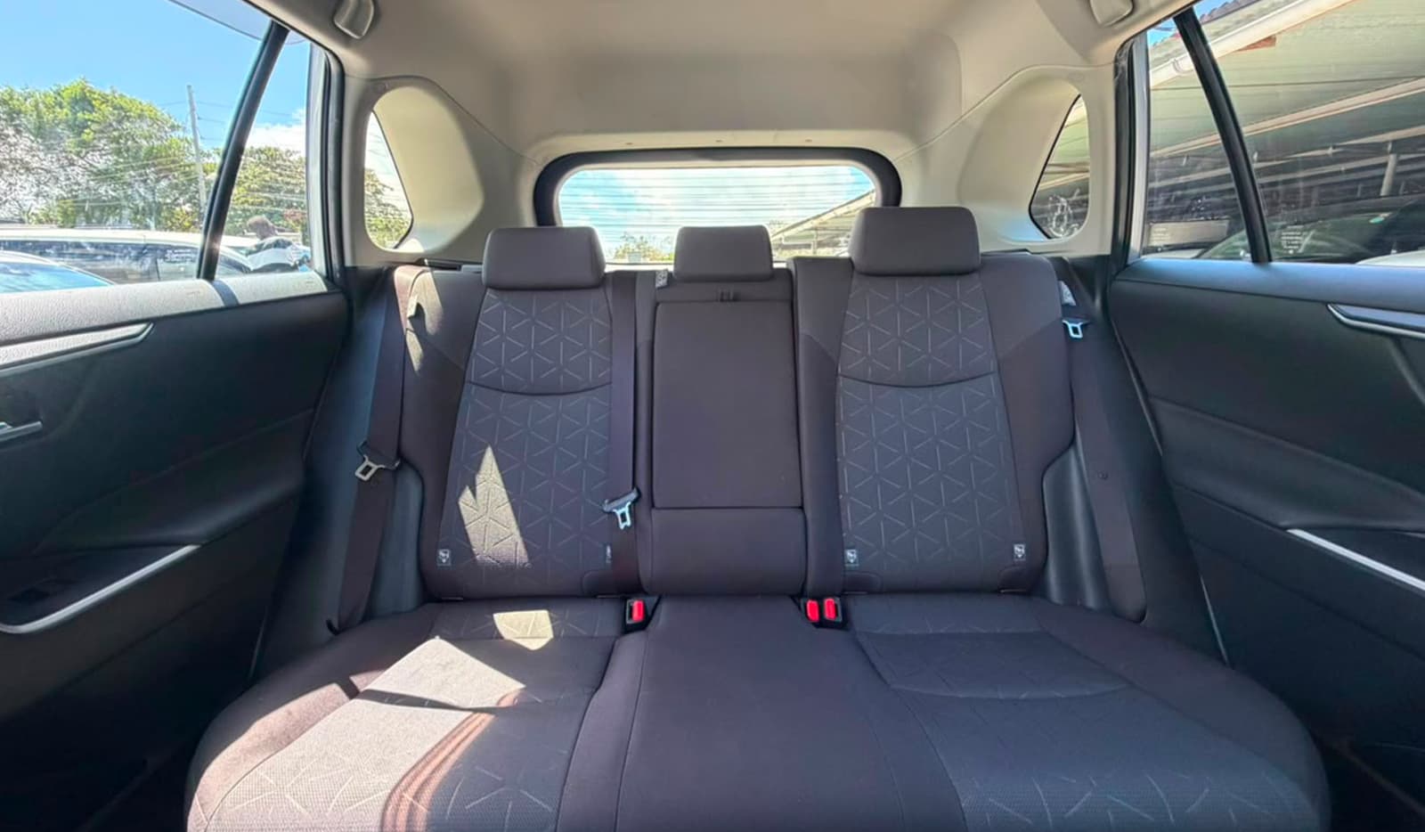 2021 Toyota RAV-4 X image-8