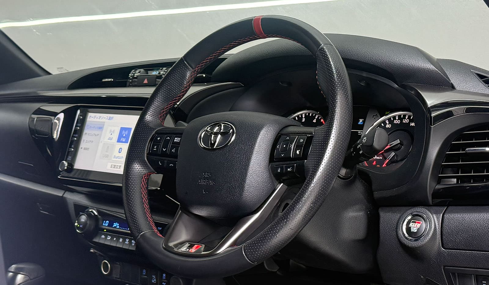 2022 Toyota Hilux image-8