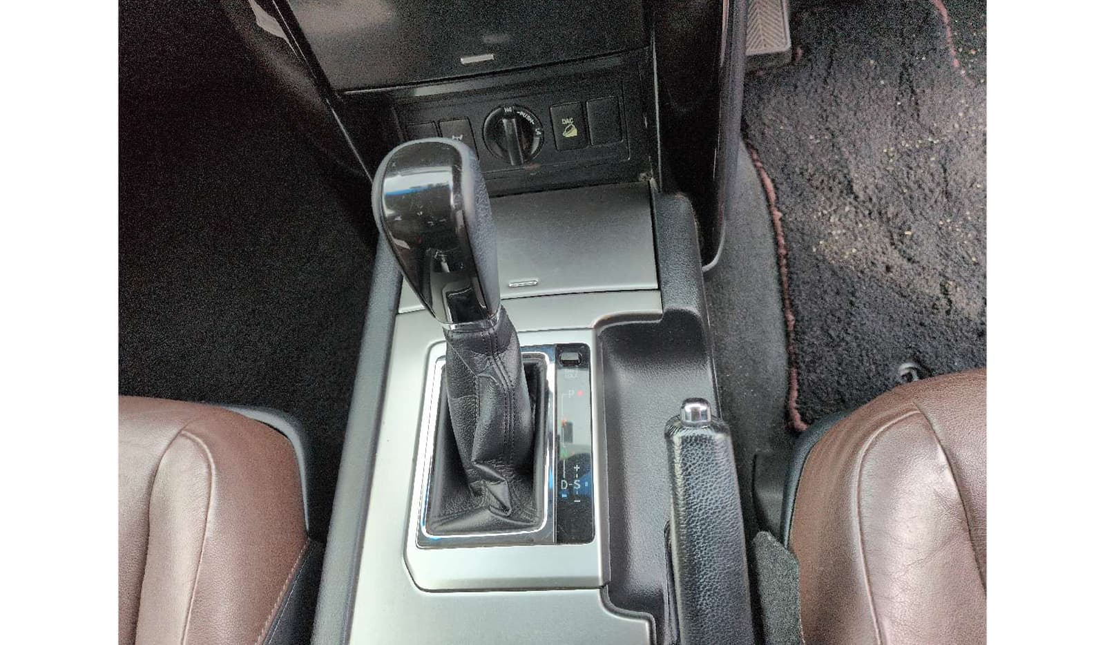 2017 Toyota Land Cruiser Prado image-8